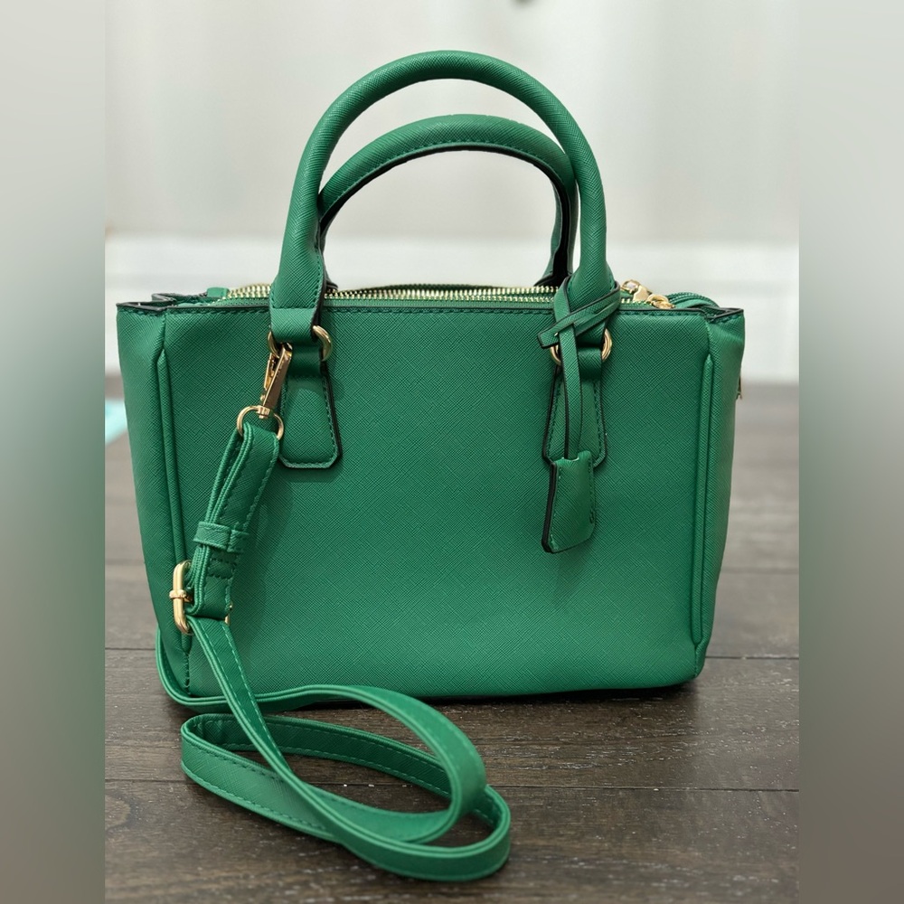 Green Crossbody Handbag with Gold Hardware